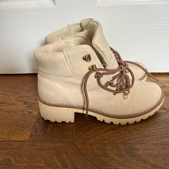 Women's Cream Lace-Up Ankle Boots St John’s Bay Chunky Heel Size 8 1/2 - Picture 6 of 11